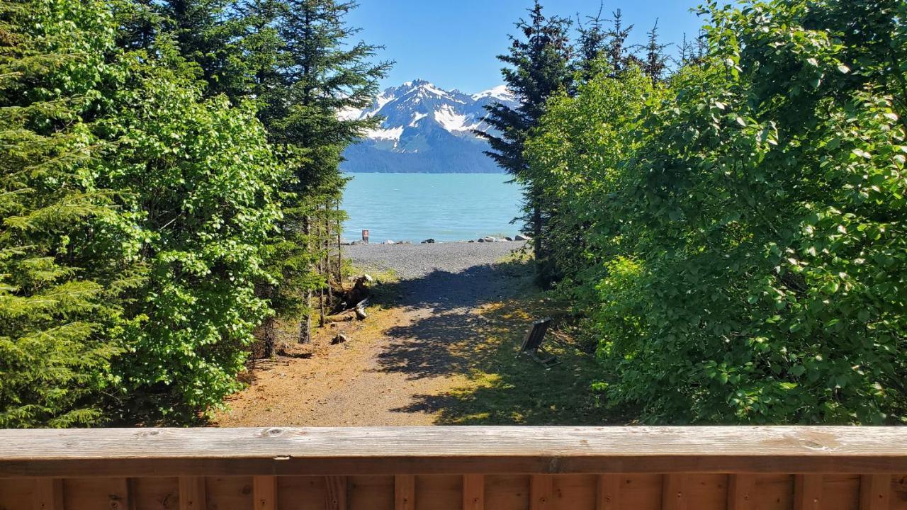 Resurrection Lodge On The Bay Seward Bagian luar foto